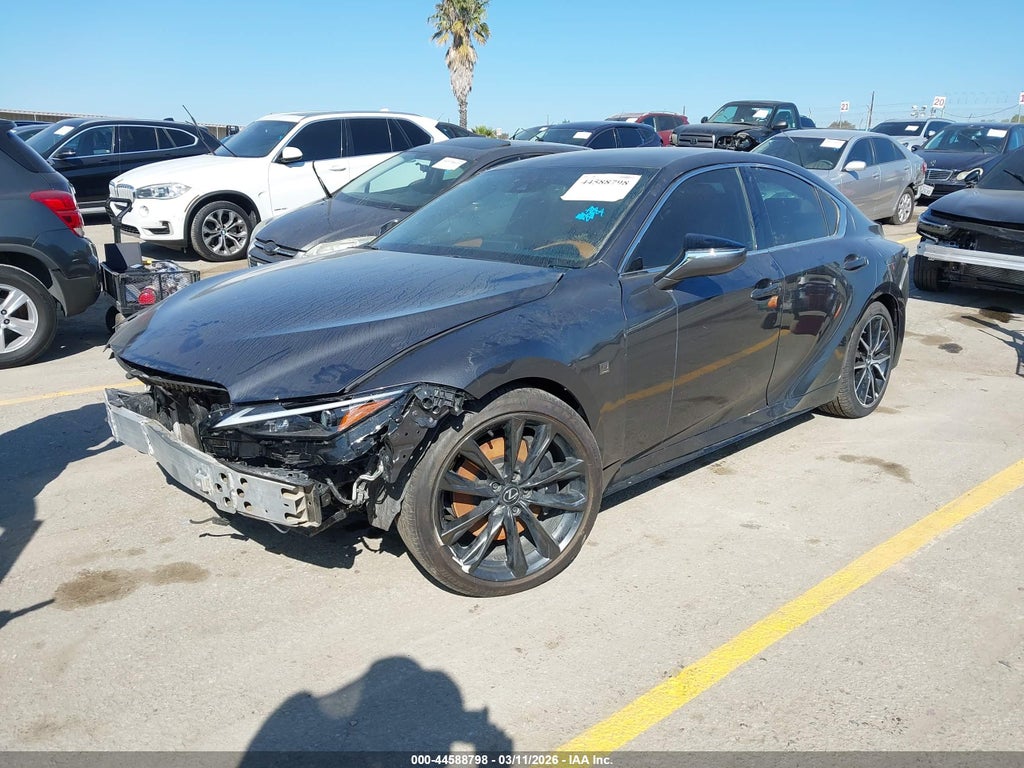 Lexus IS 300 2025