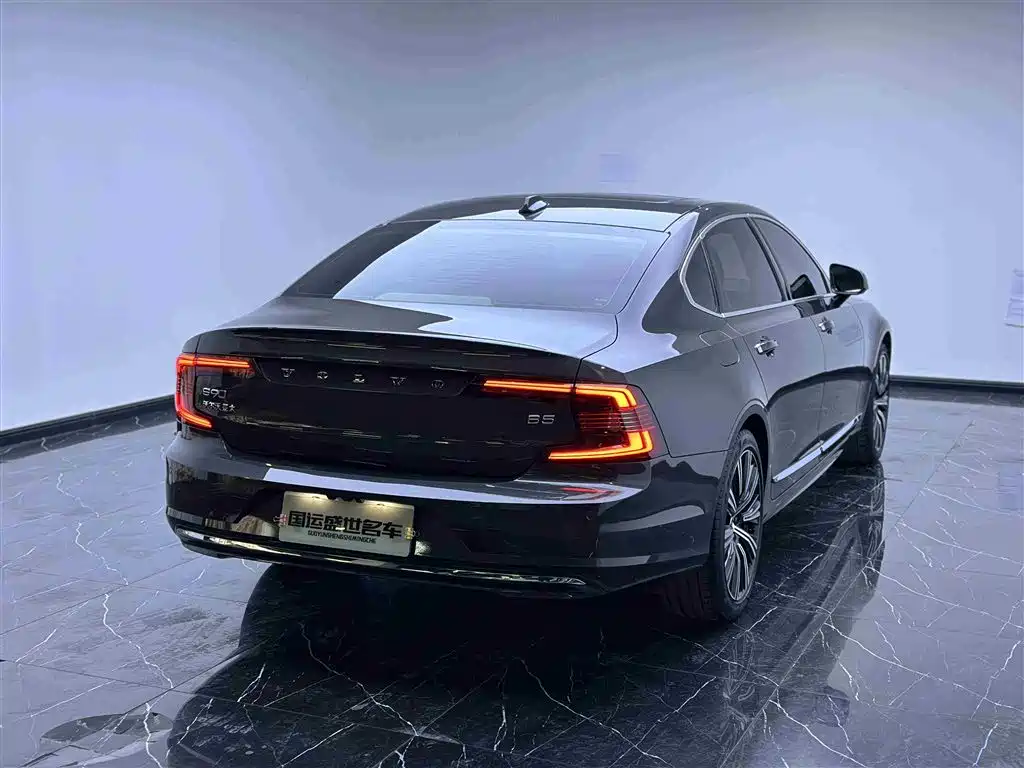 Volvo S90 2022
