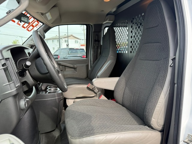 GMC Savana 2023