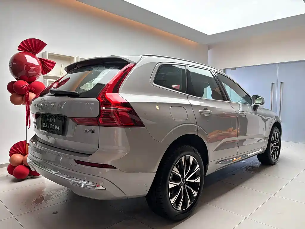 Volvo XC60 2025