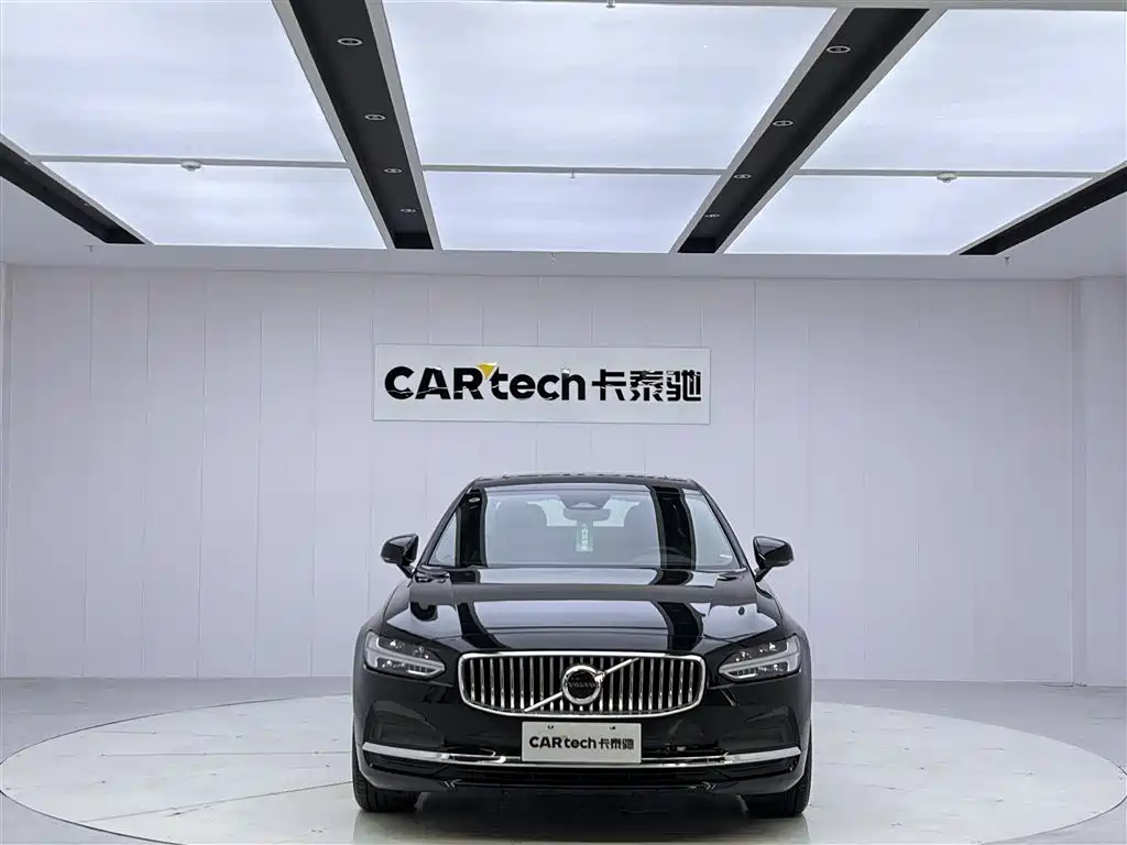 Volvo S90 2025
