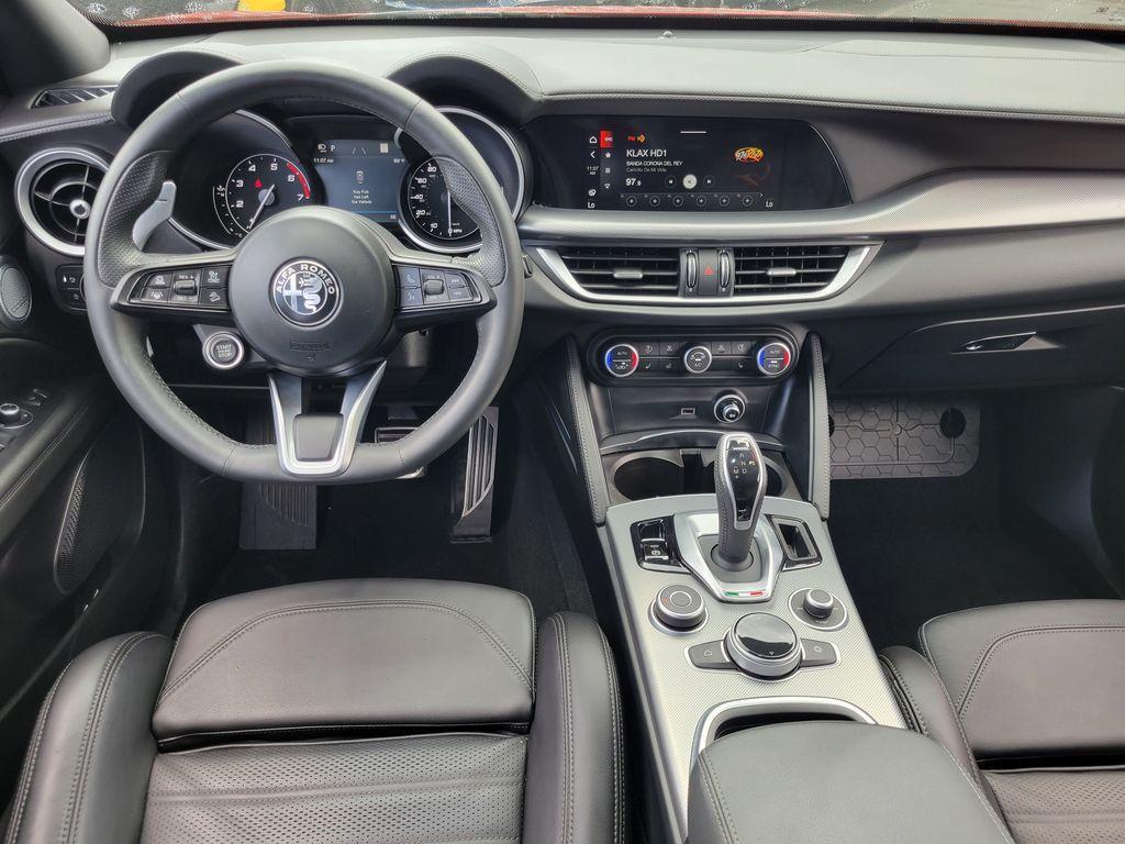 Alfa Romeo Stelvio 2023