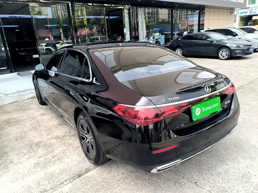 Mercedes-Benz E-Класс 2025
