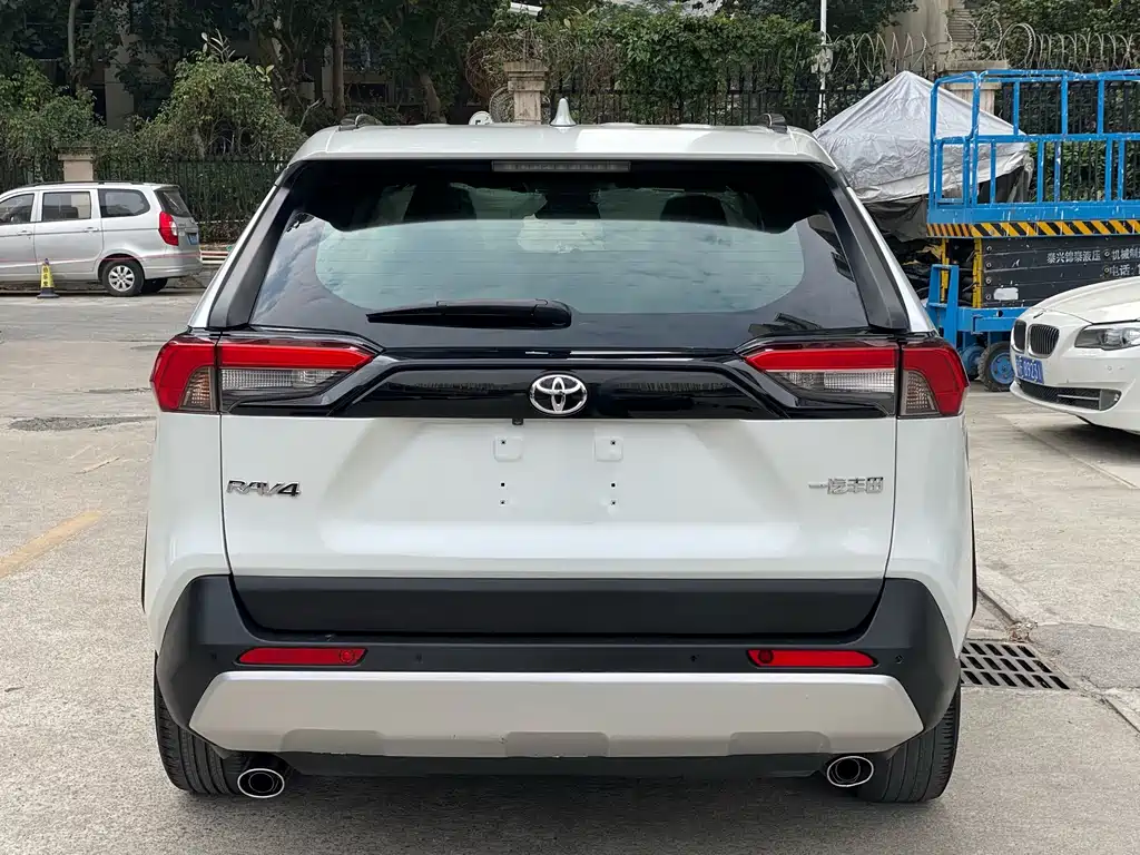 Toyota RAV4 2023