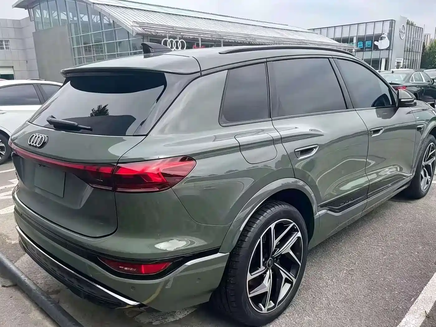 Audi e-tron 2025