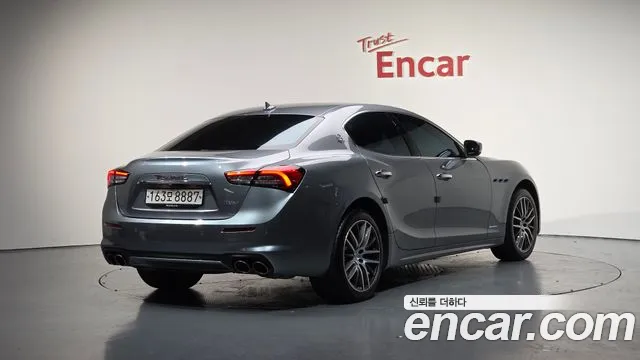 Maserati Ghibli 2021