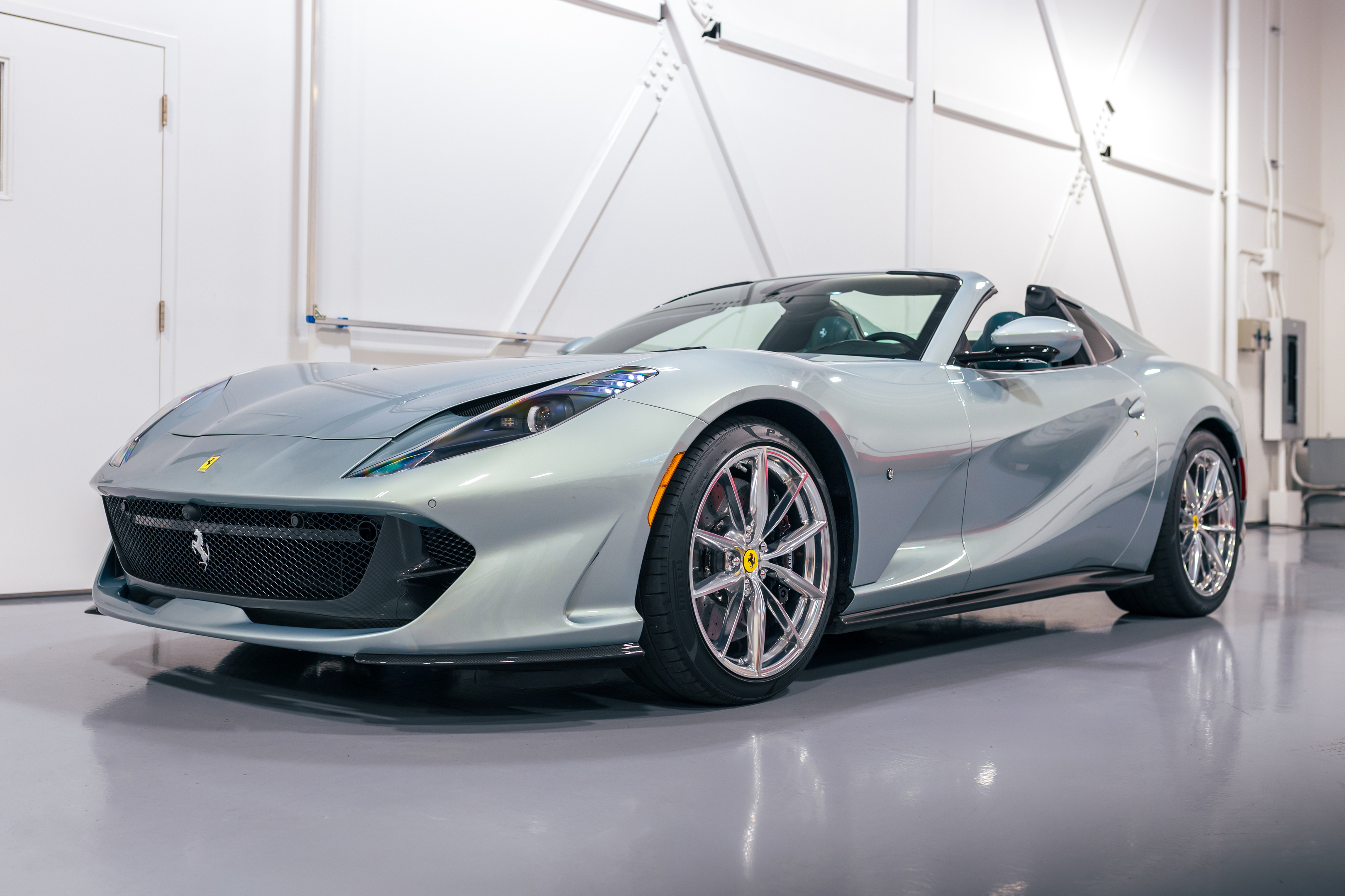 Ferrari 812 2022