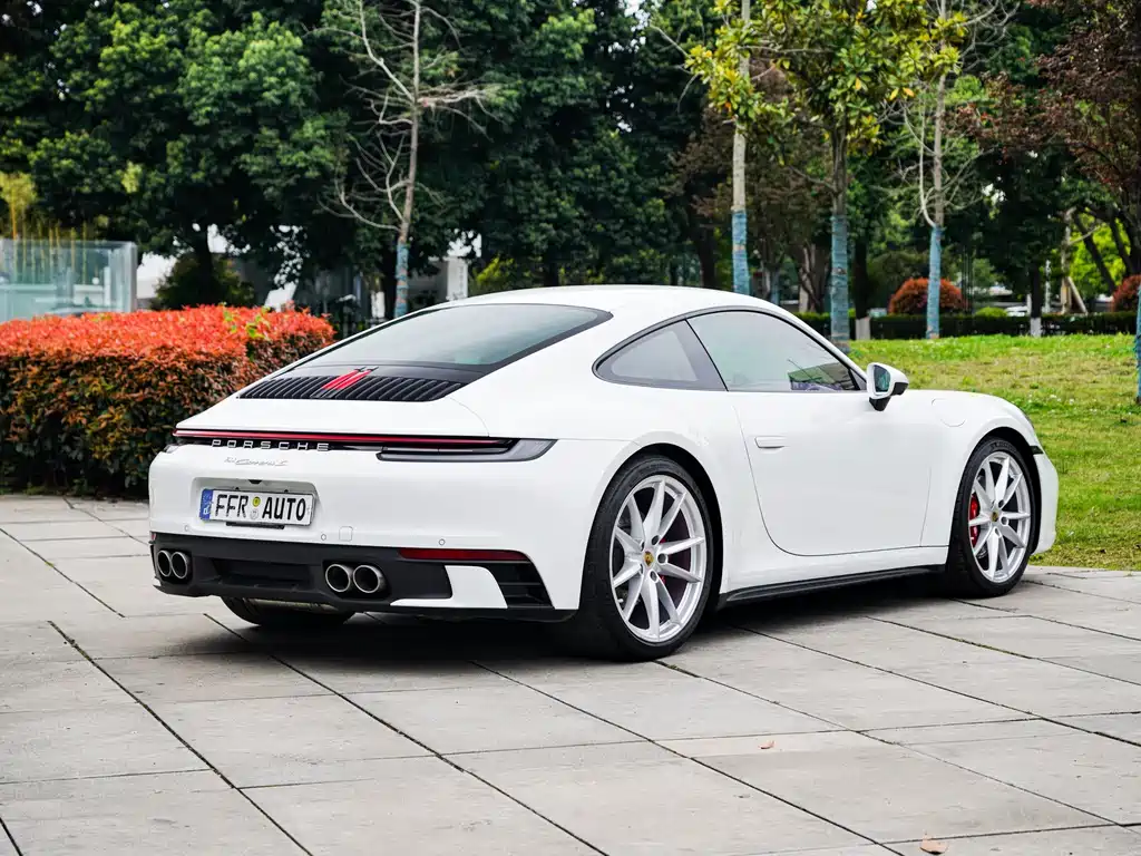 Porsche 911 2023