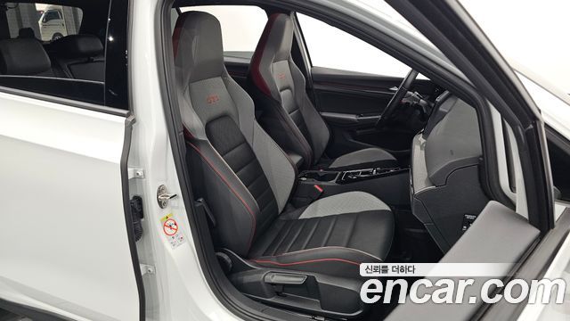 Volkswagen Golf 2024