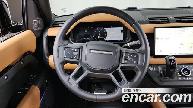 Land Rover Defender 2024