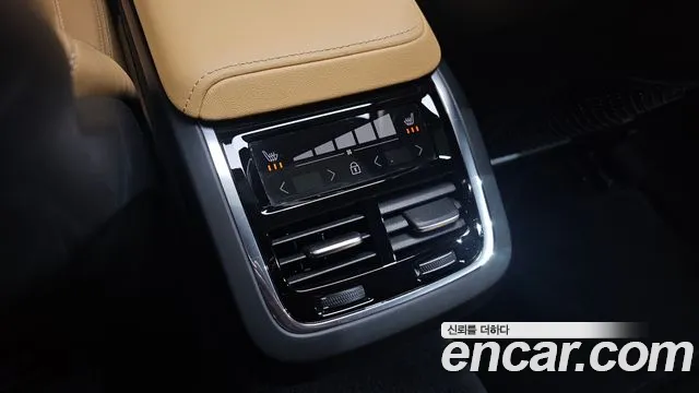Volvo V60 2024