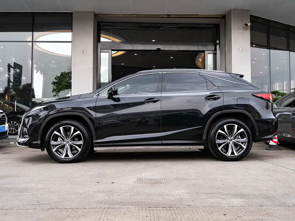 Lexus RX 2021