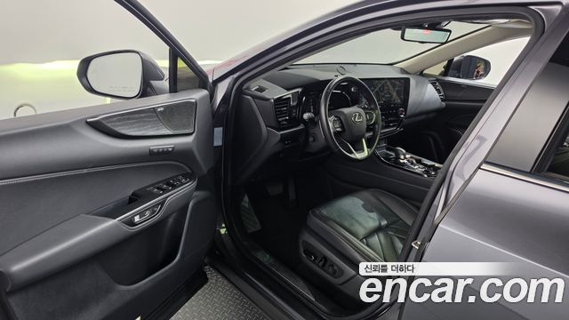 Lexus NX 2023