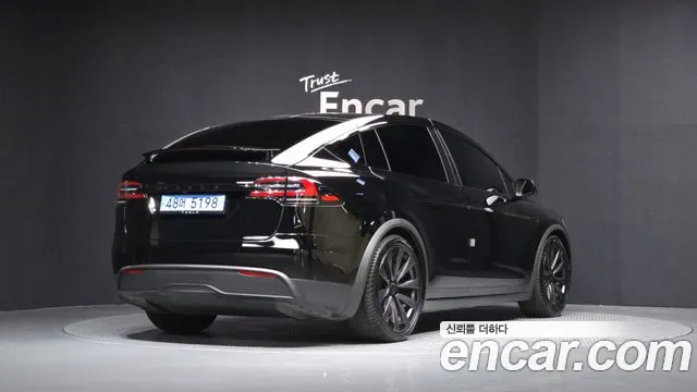 Tesla Model X 2024