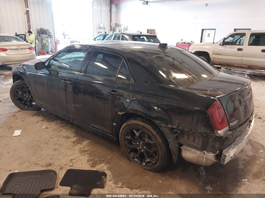 Chrysler 300 2023