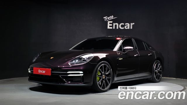Porsche Panamera 2021
