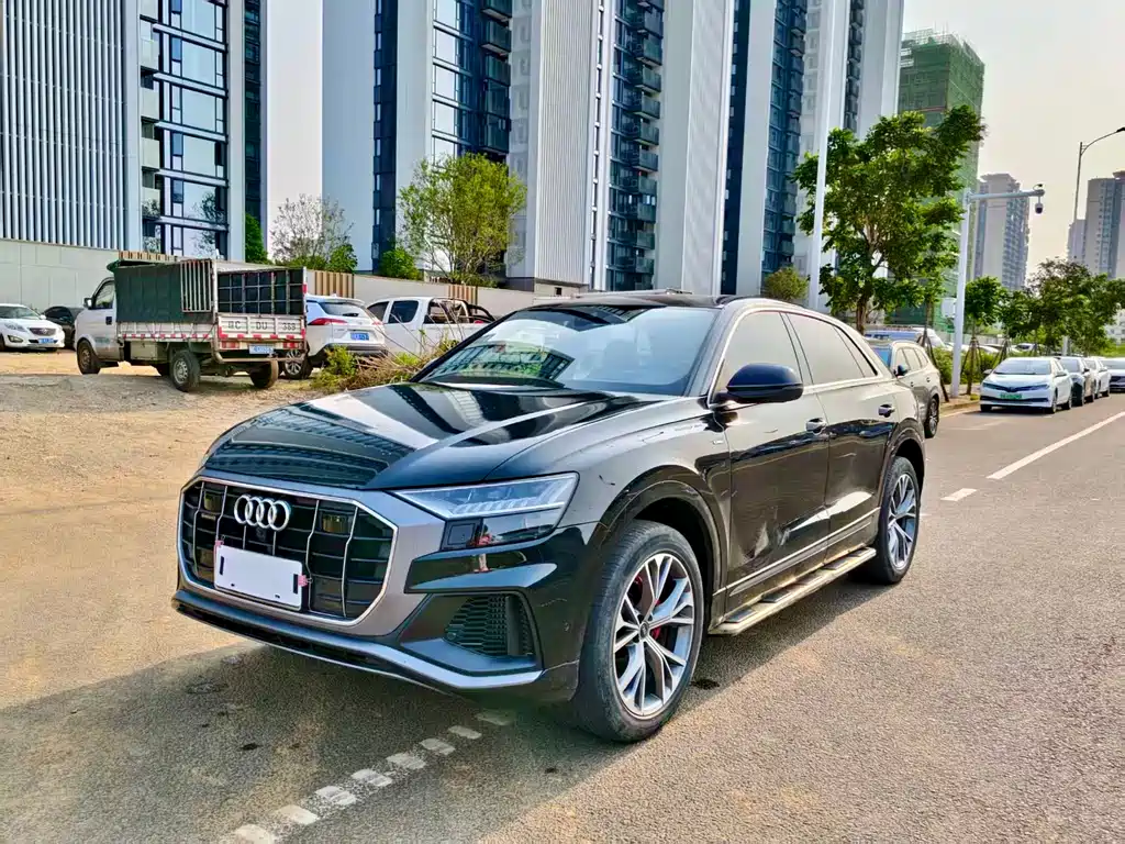 Audi Q8 2023