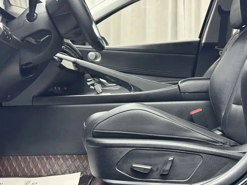 Hyundai Elantra 2022