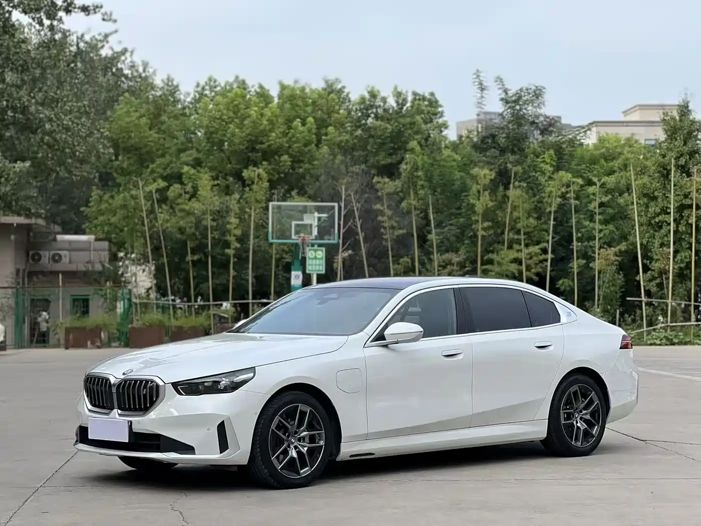 BMW i5 2024