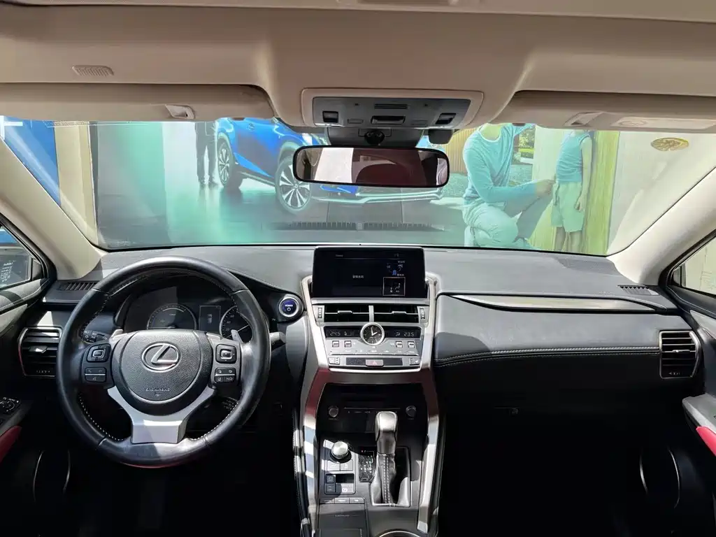 Lexus NX 2021