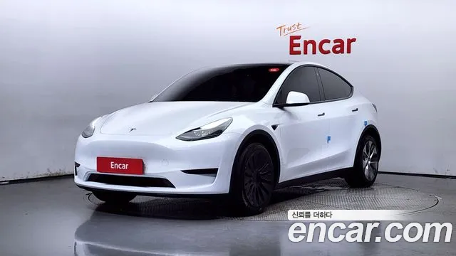 Tesla Model Y 2024
