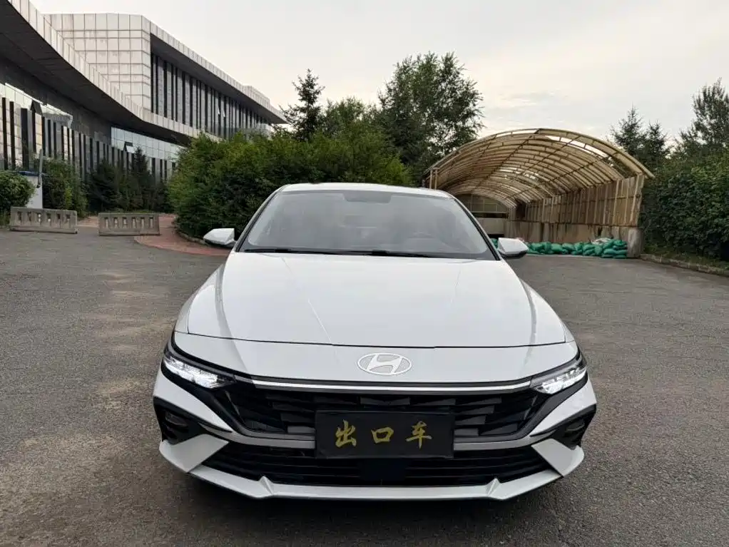 Hyundai Elantra 2024