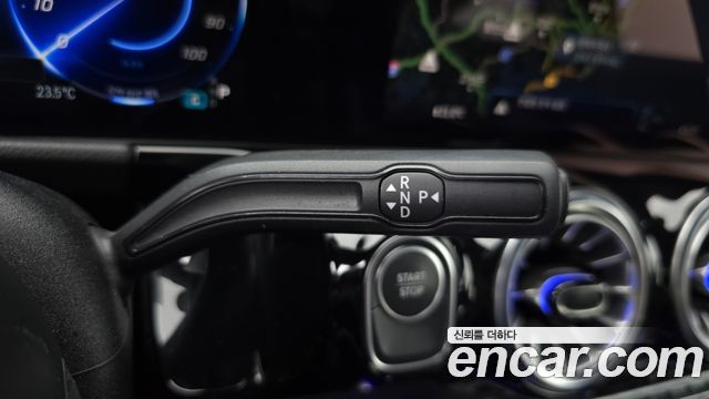 Mercedes-Benz EQA 2024