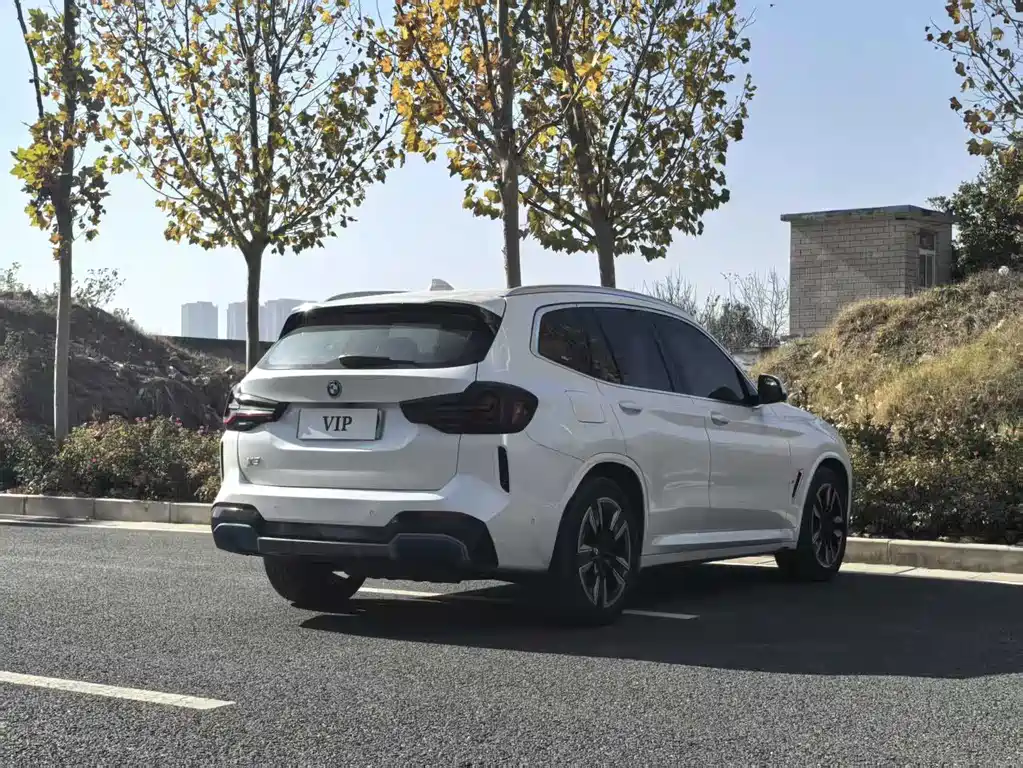 BMW iX3 2022