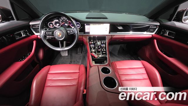 Porsche Panamera 2021