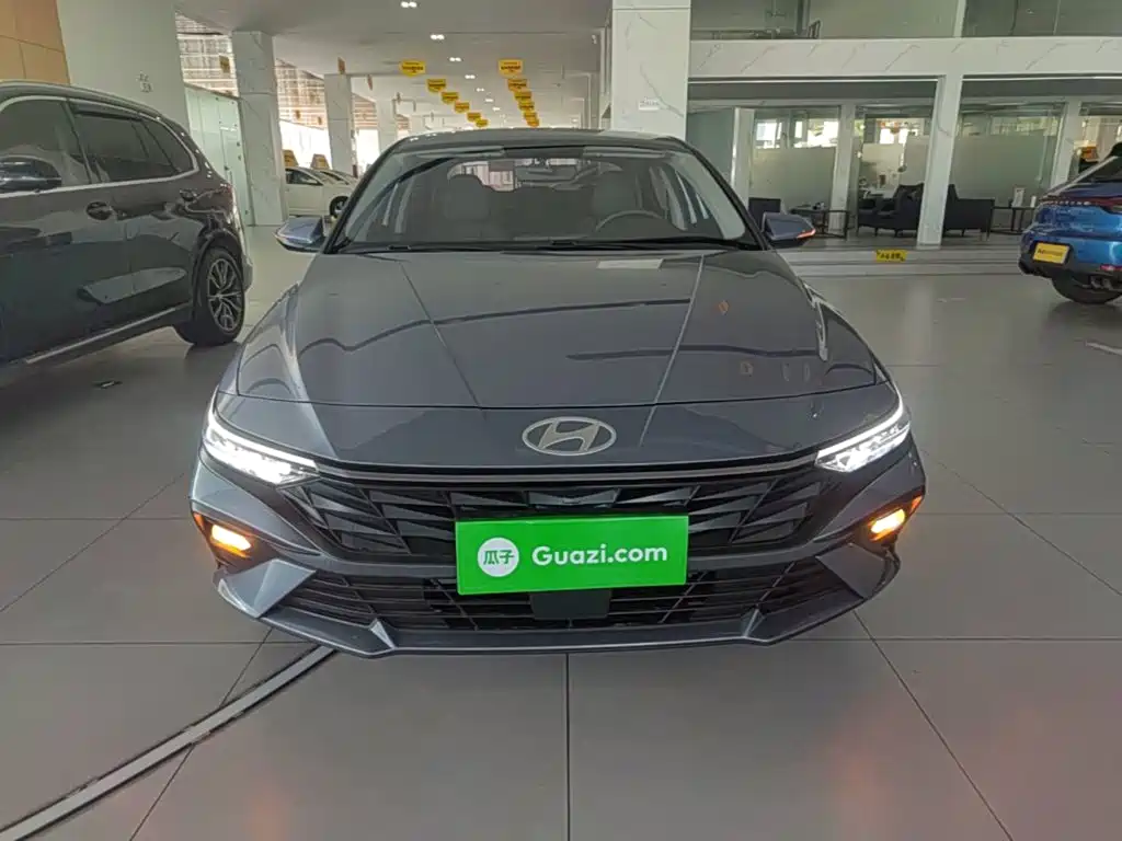 Hyundai Elantra 2024