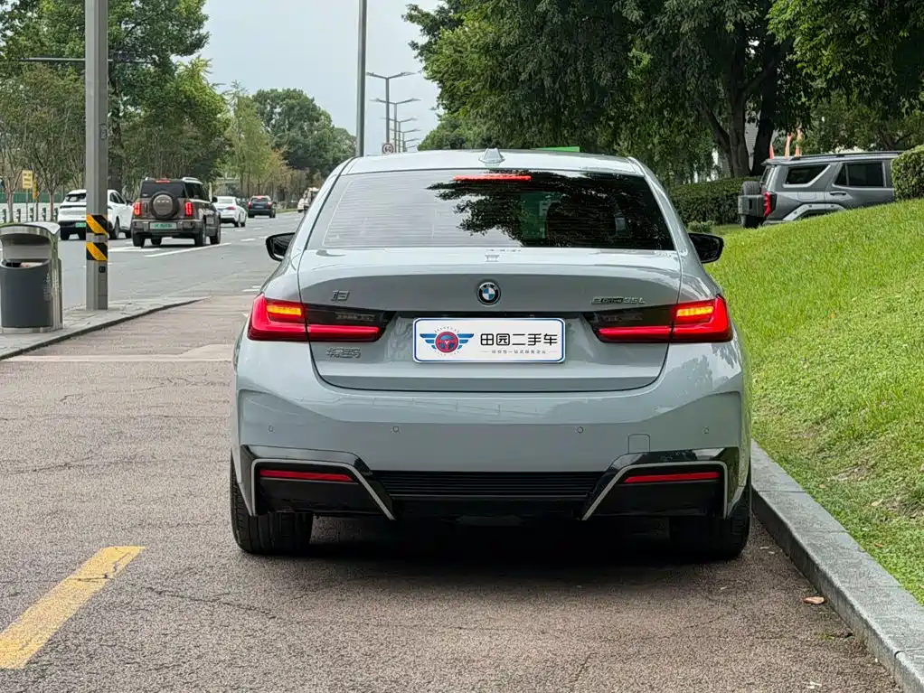 BMW i3 2025