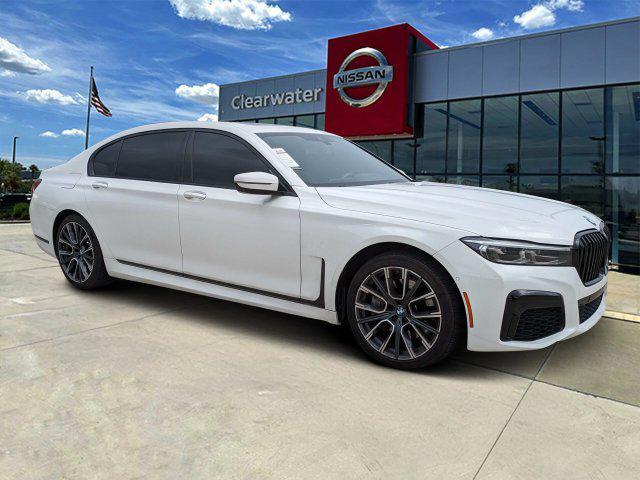BMW 750 2022