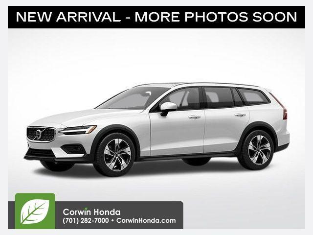 Volvo V60 Cross Country 2025