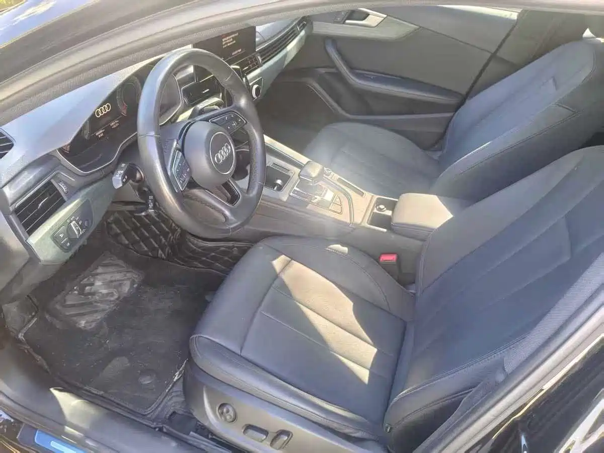Audi A4 2023