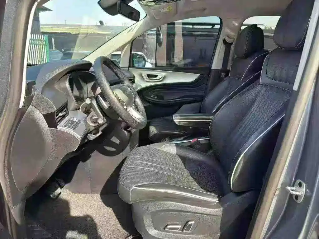 Roewe iMAX8 2021