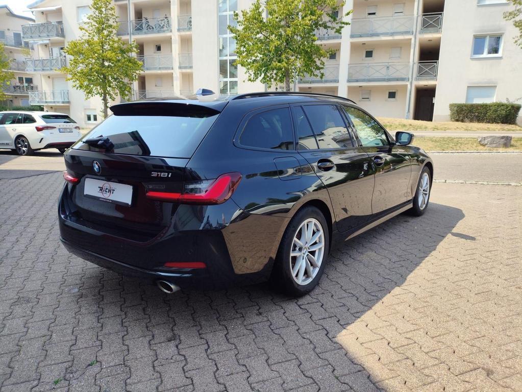BMW 318 2024