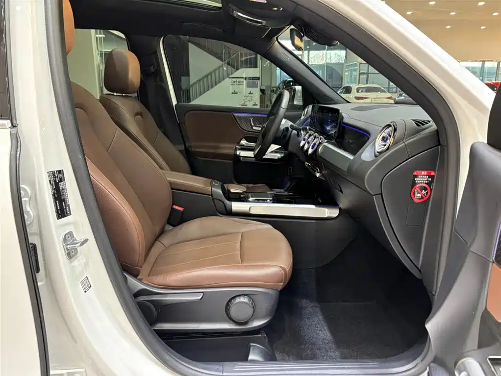 Mercedes-Benz GLB 2024