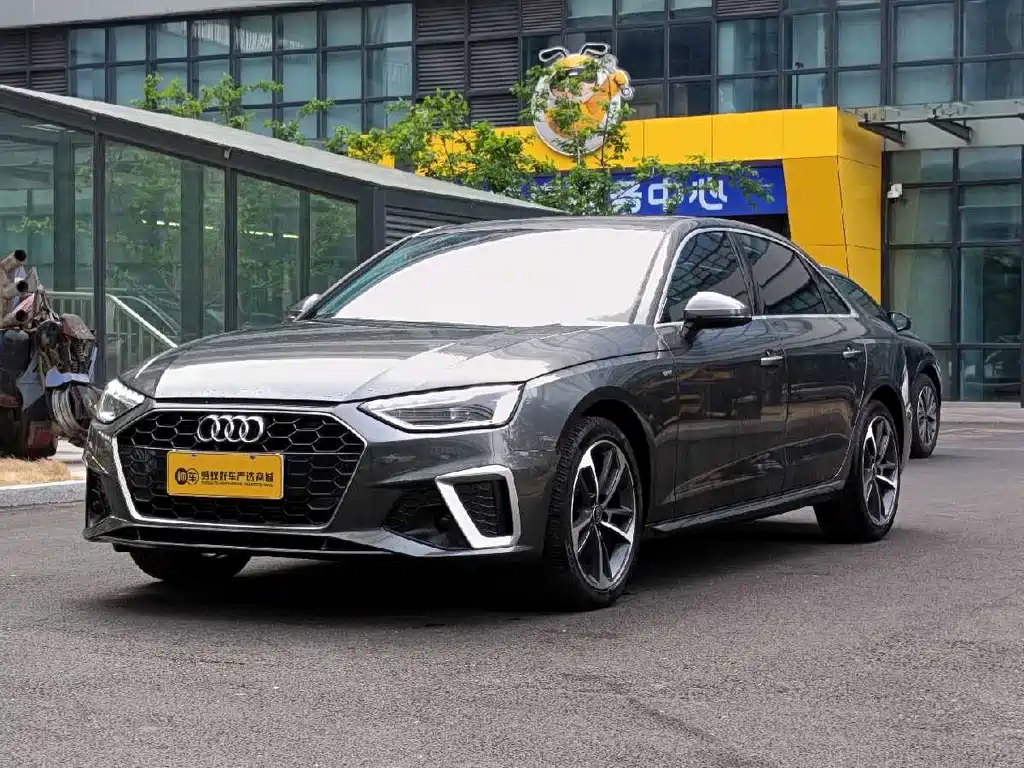 Audi A4 2023