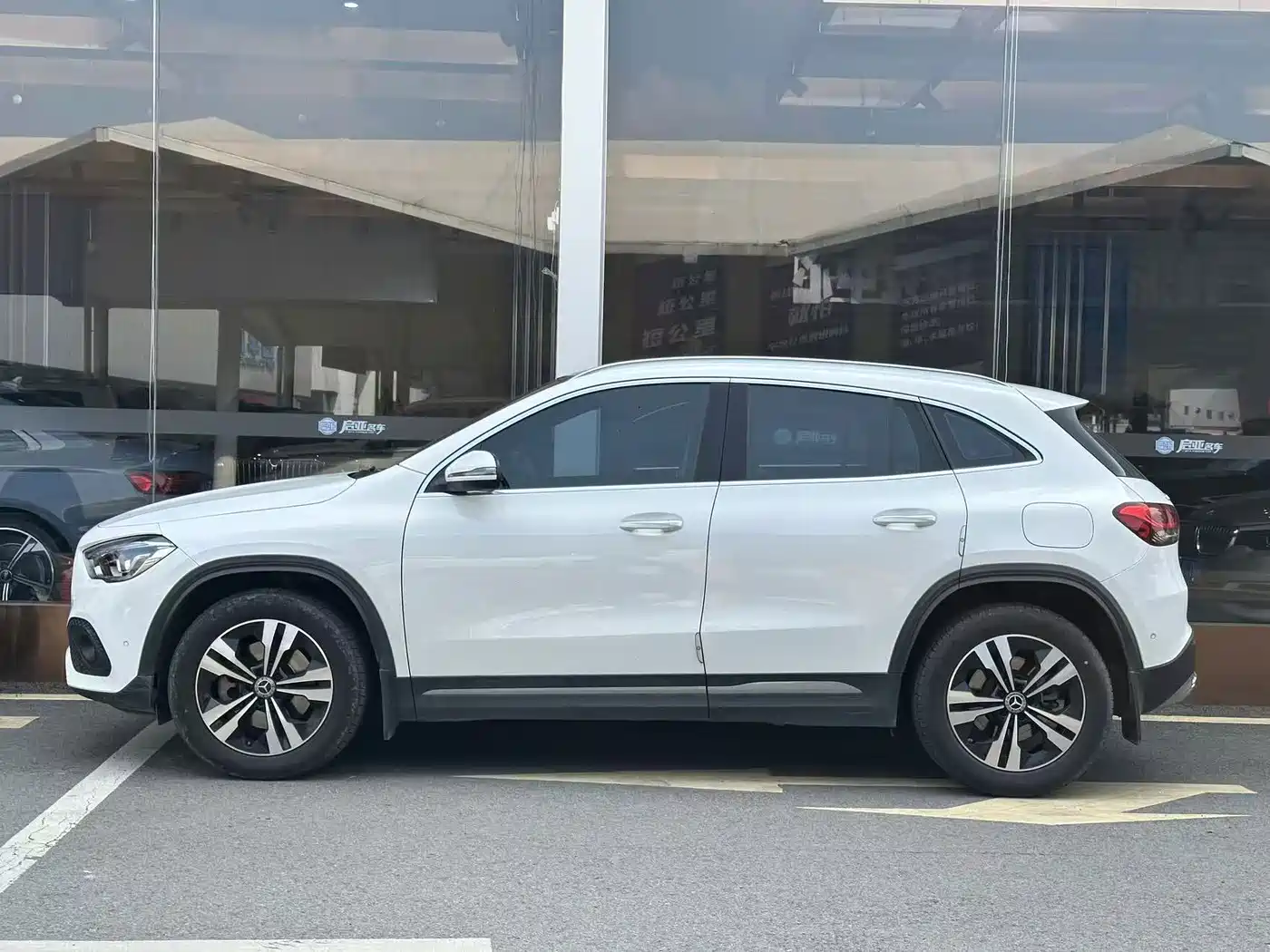 Mercedes-Benz GLA 2023
