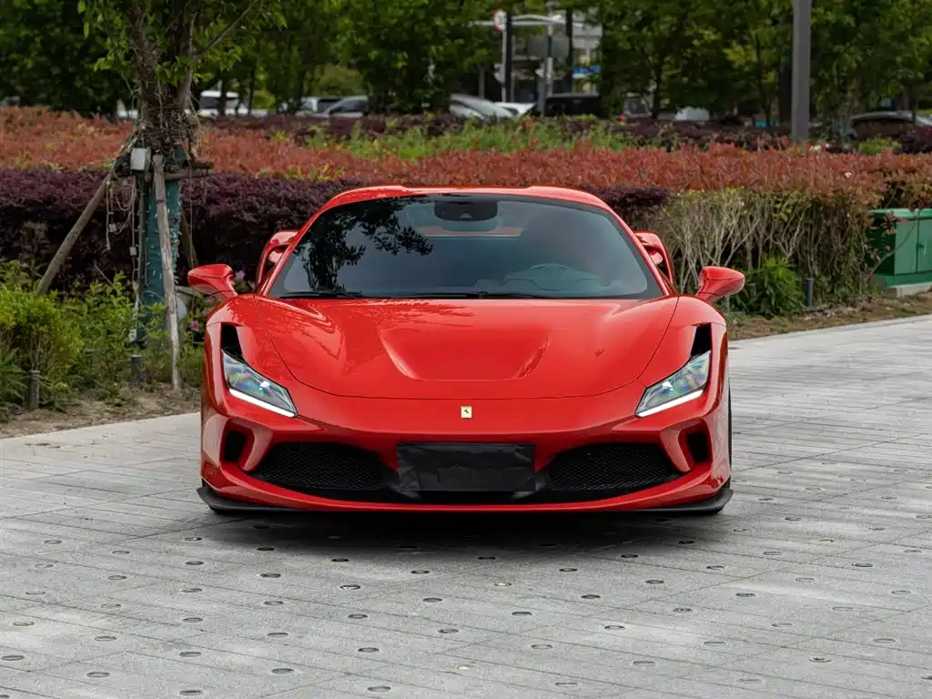 Ferrari F8 2022