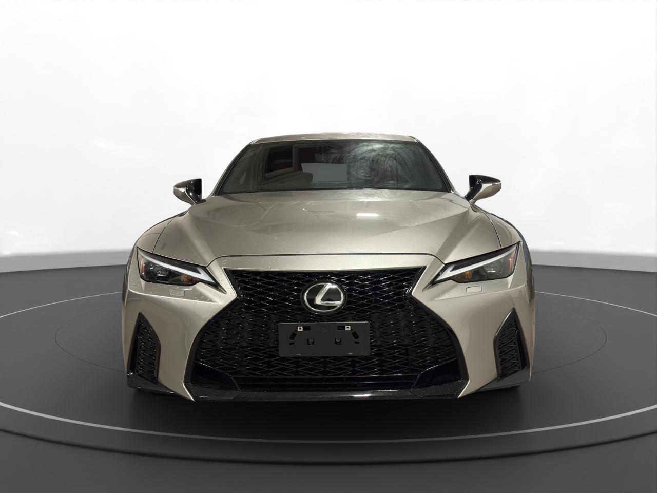 Lexus IS 2022