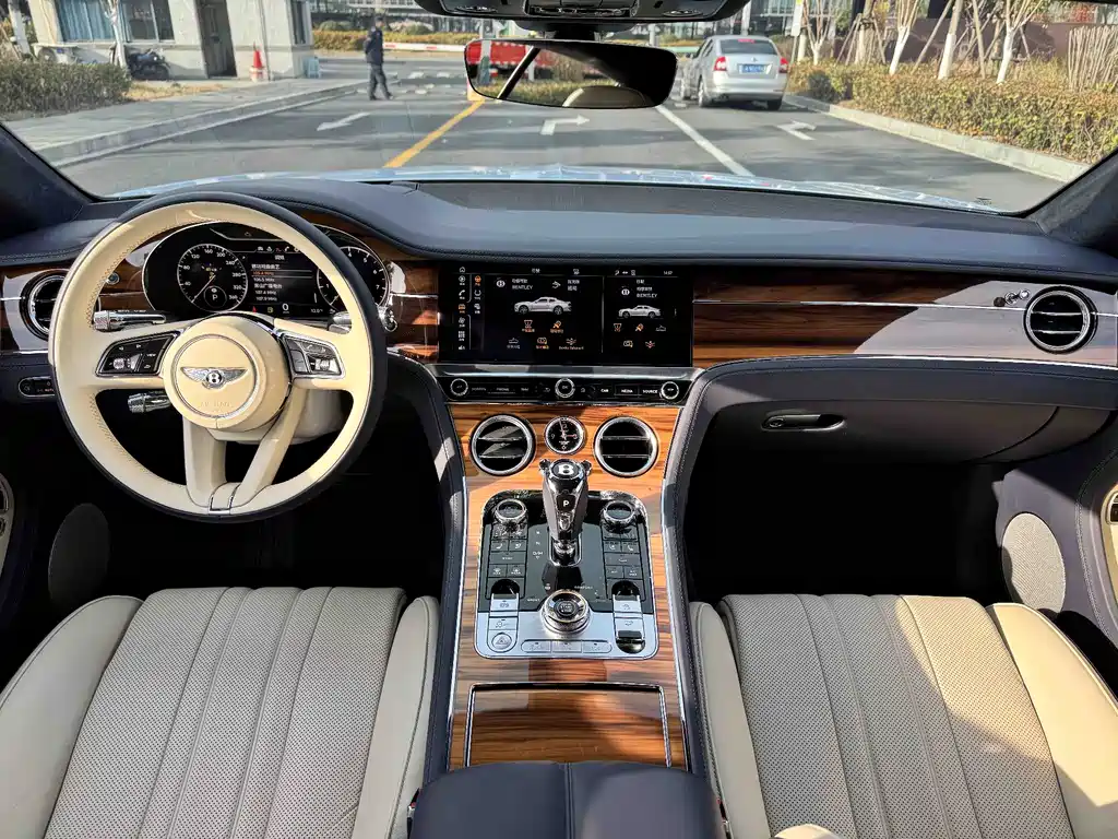 Bentley Continental 2022