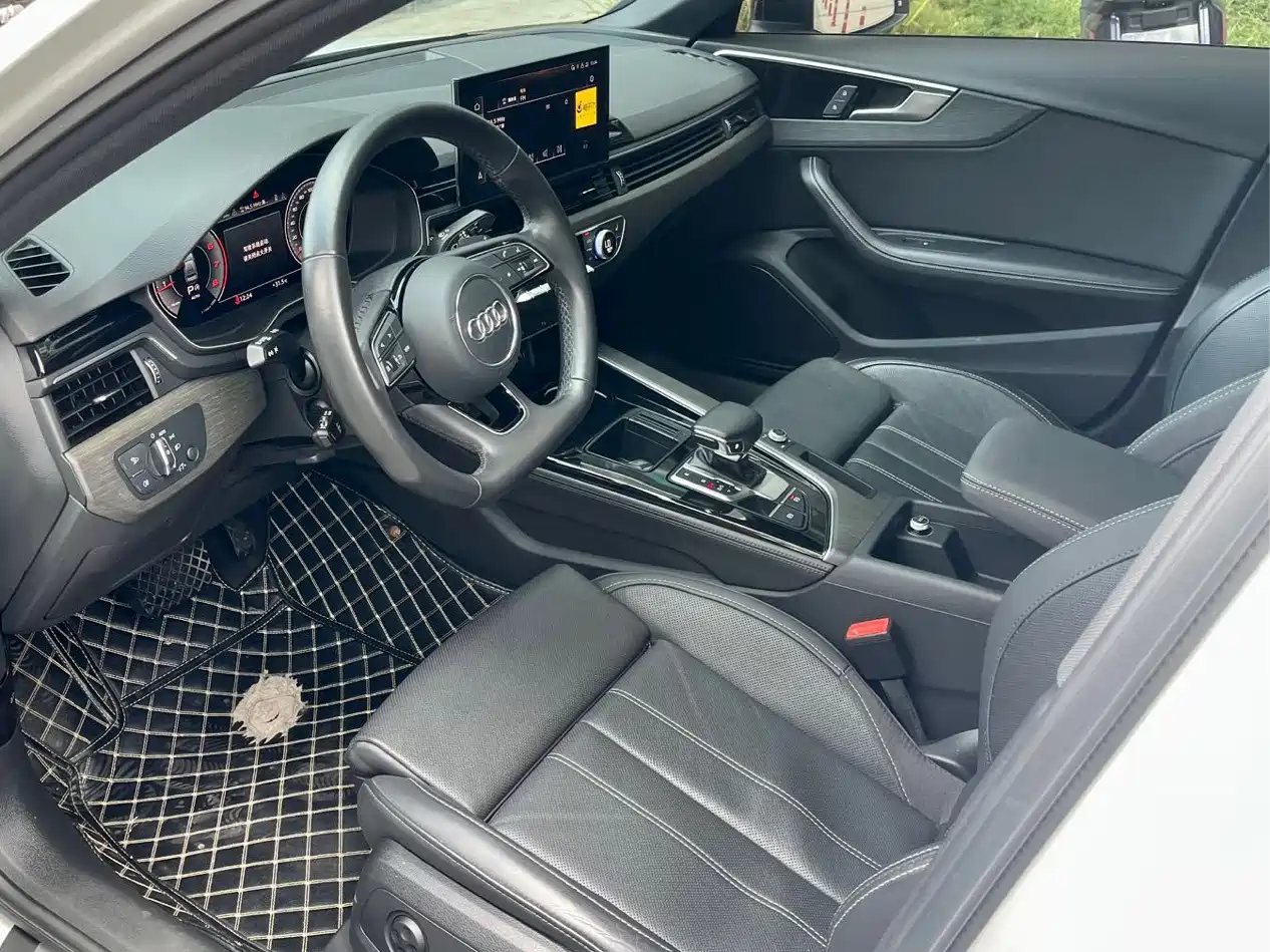 Audi A4 2023