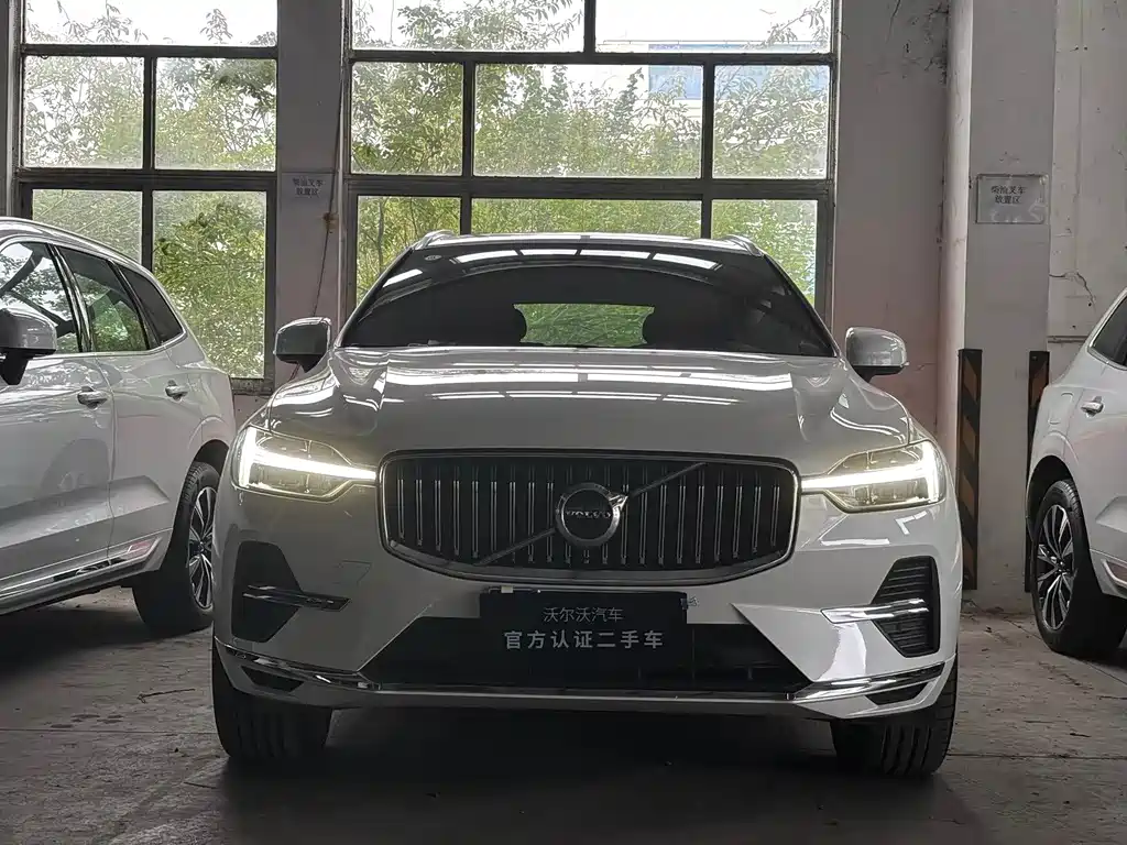 Volvo XC60 2025