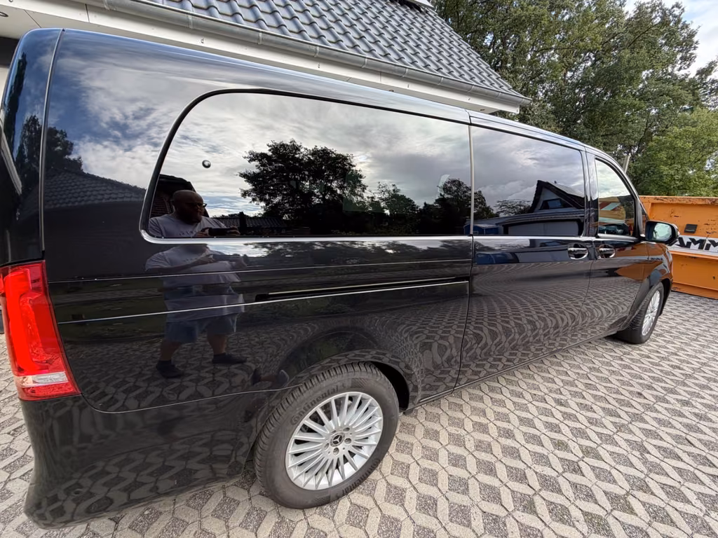 Mercedes-Benz V 300 2023