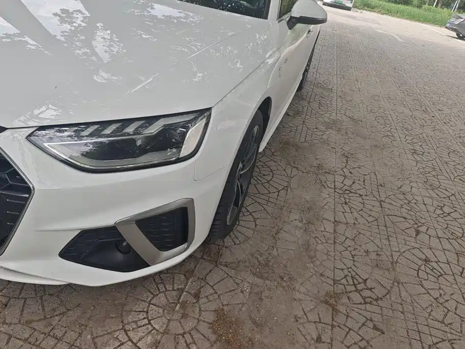 Audi A4 2023