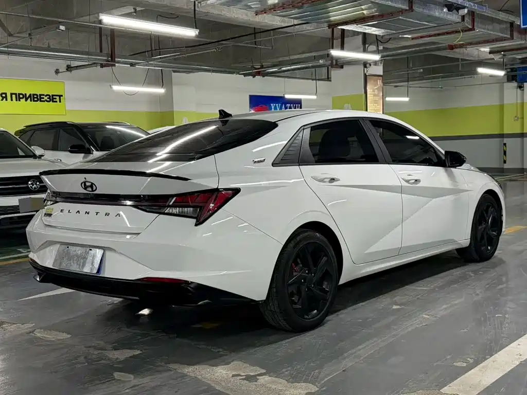 Hyundai Elantra 2023