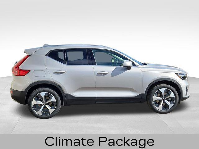 Volvo XC40 2025
