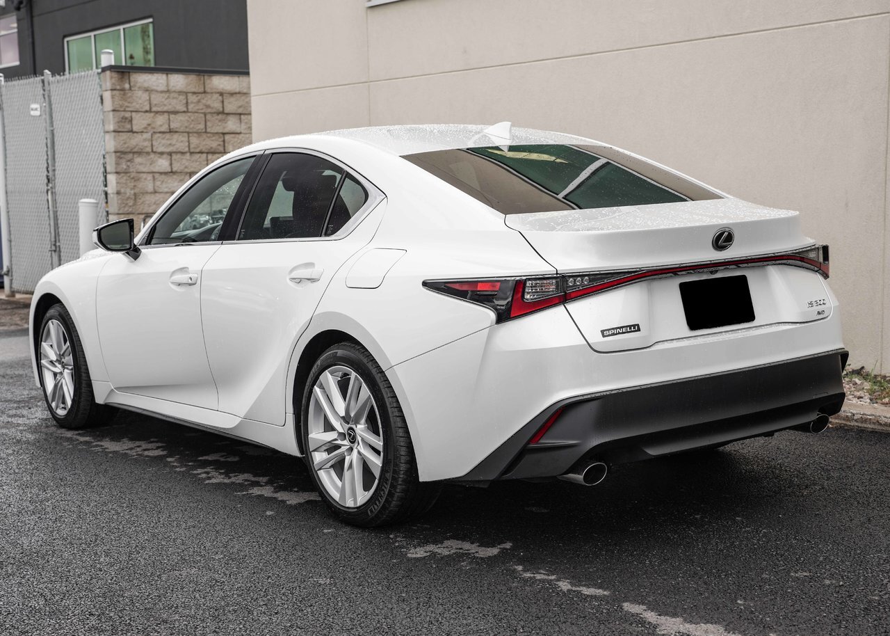 Lexus IS 2025