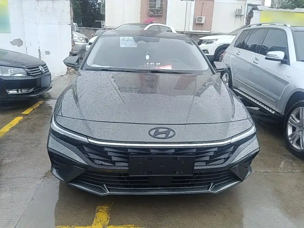 Hyundai Elantra 2023